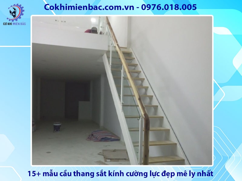 15+ mẫu cầu thang sắt kính cường lực đẹp mê ly nhất