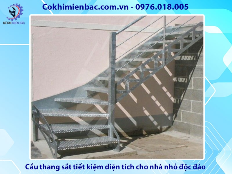 Cầu thang sắt tiết kiệm diện tích cho nhà nhỏ độc đáo