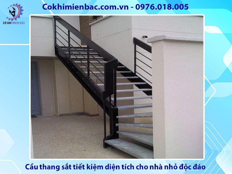 Cầu thang sắt tiết kiệm diện tích cho nhà nhỏ độc đáo