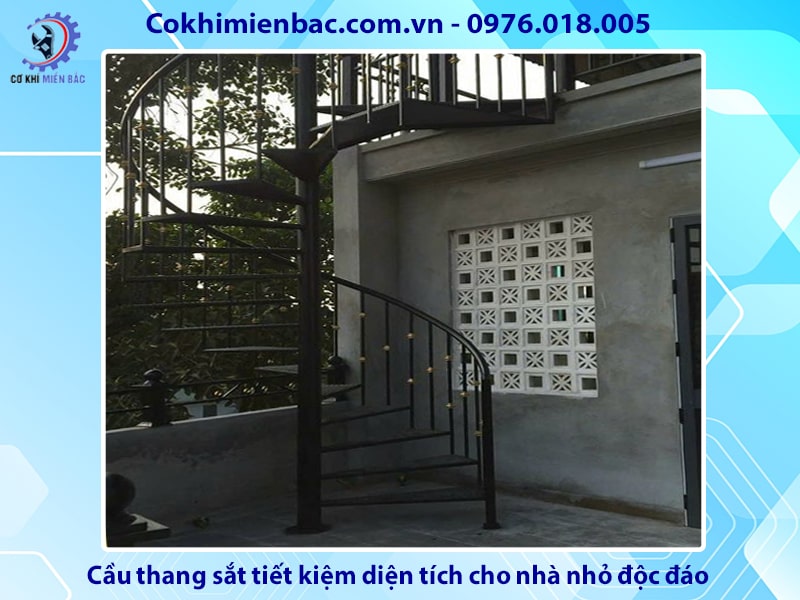 Cầu thang sắt tiết kiệm diện tích cho nhà nhỏ độc đáo