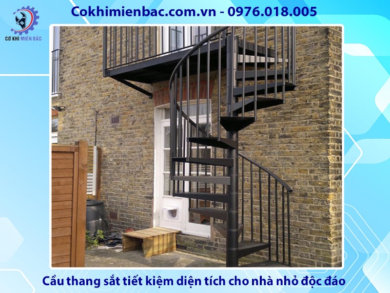 Cầu thang sắt tiết kiệm diện tích cho nhà nhỏ độc đáo