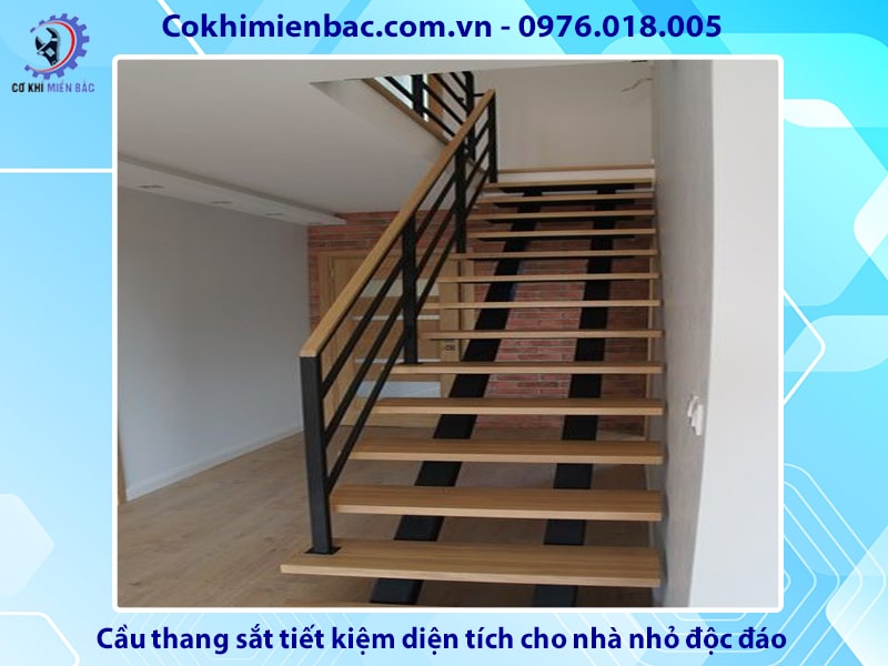 Cầu thang sắt tiết kiệm diện tích cho nhà nhỏ độc đáo