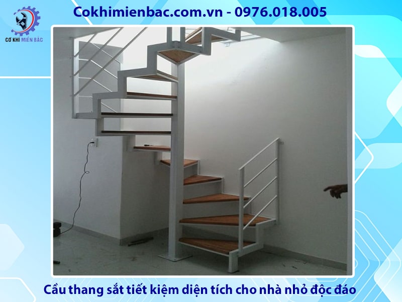 Cầu thang sắt tiết kiệm diện tích cho nhà nhỏ độc đáo