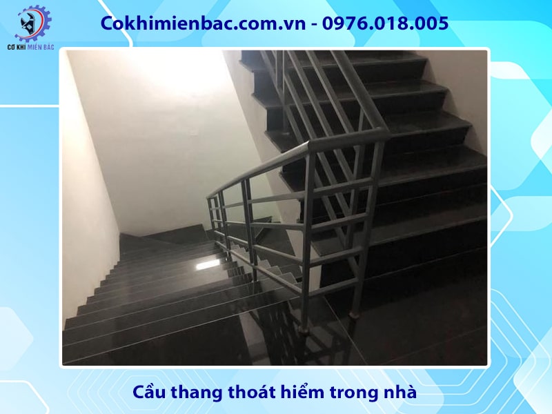 Cầu thang thoát hiểm trong nhà